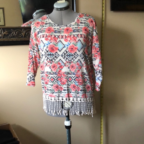 Ladies top - Picture 1 of 4